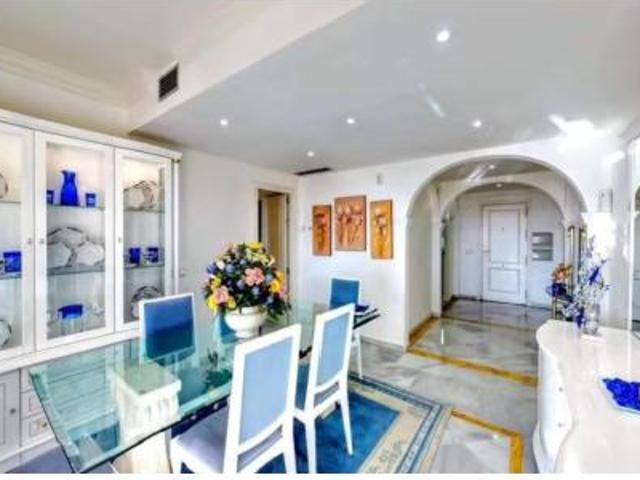 Apartamento en venta en Nueva Andalucía, Costa del Sol Occidental