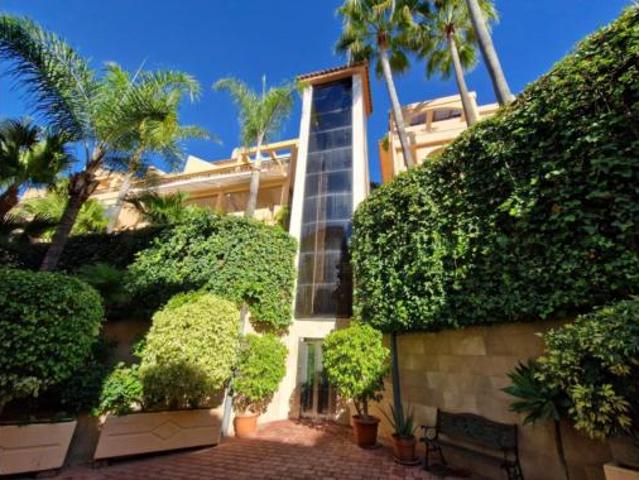 Apartamento en venta en Marbella, Málaga