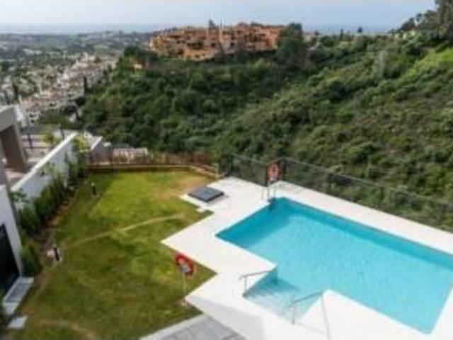 Apartamento en venta en Nueva Andalucía, Costa del Sol Occidental