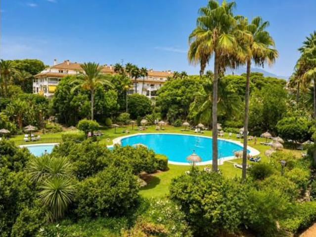 Apartamento en venta en Nueva Andalucía, Costa del Sol Occidental