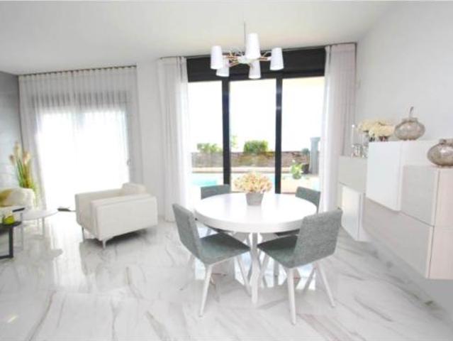 Apartamento en venta en Las Escalericas, el Baix Segura / La Vega Baja
