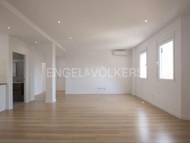 Apartamento en venta en Valencia, Montolivet