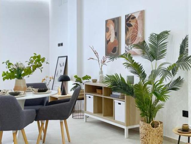 Apartamento en venta en Valencia, Torrefiel