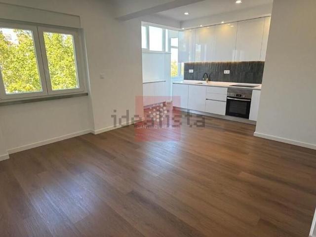 Apartamento venda em Amadora, Lisboa