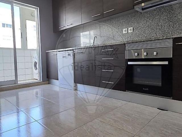 Apartamento alugar em Vilar de Andorinho, Vila Nova De Gaia