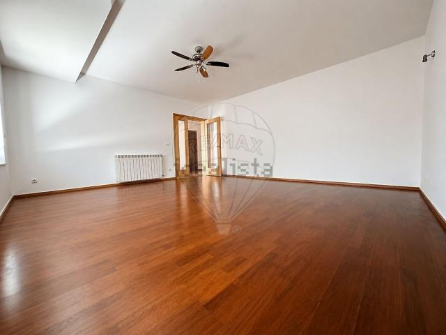 Apartamento venda em Vilar de Andorinho, Vila Nova De Gaia