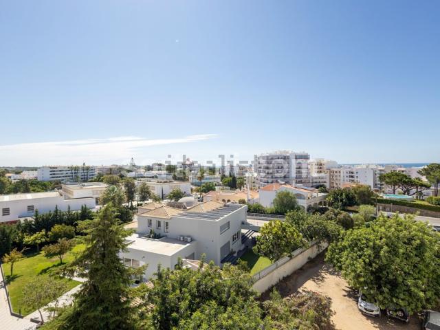 Apartamento venda em Quarteira, Loulé