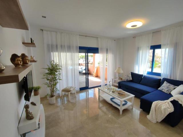 Apartamento en alquiler en Castillo de la Duquesa, Costa del Sol Occidental