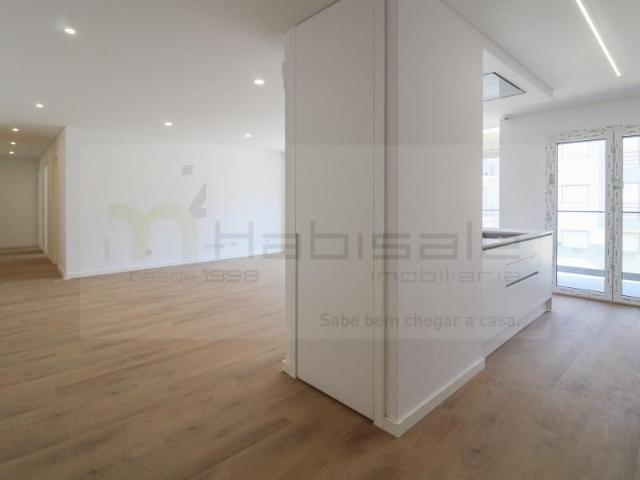 Apartamento venda em Almada, Setúbal