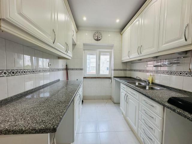 Apartamento alugar em Amadora, Lisboa