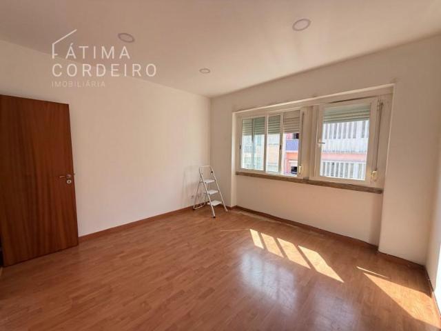 Apartamento alugar em Bairro Janeiro, Amadora