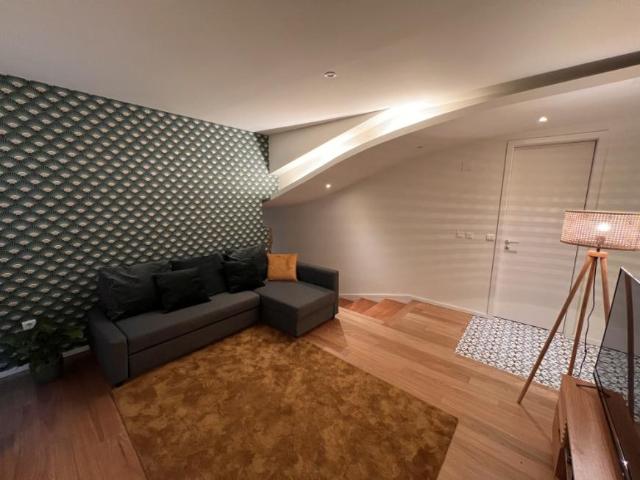 Apartamento alugar em Angra Do Heroísmo, Santa Luzia