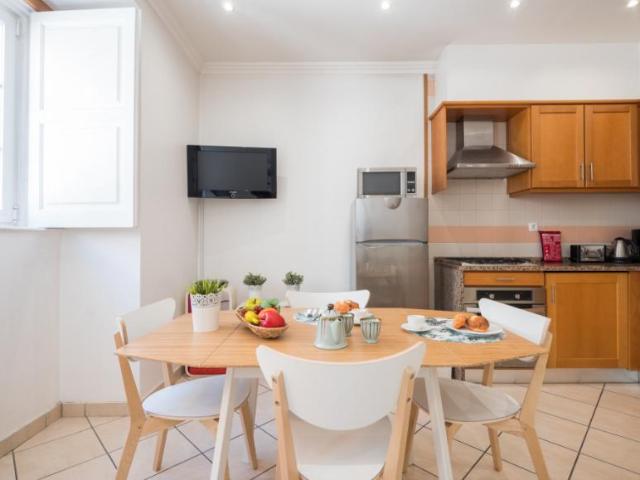 Apartamento alugar em Santo António, Lisboa