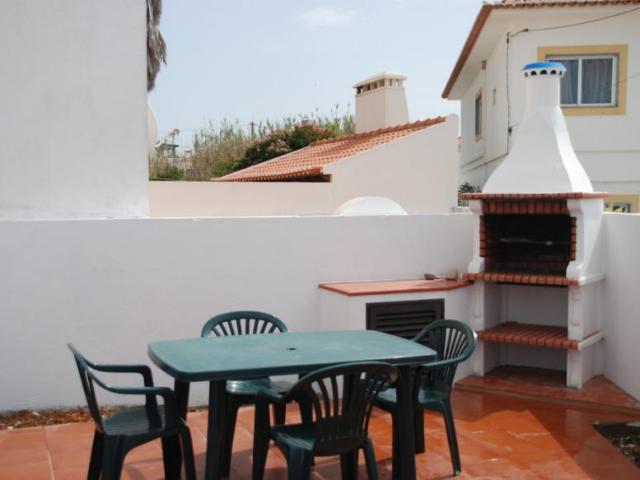 Apartamento alugar em Vila Nova De Milfontes