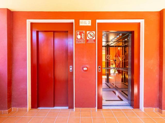 Apartamento en alquiler en Artola, Costa del Sol Occidental