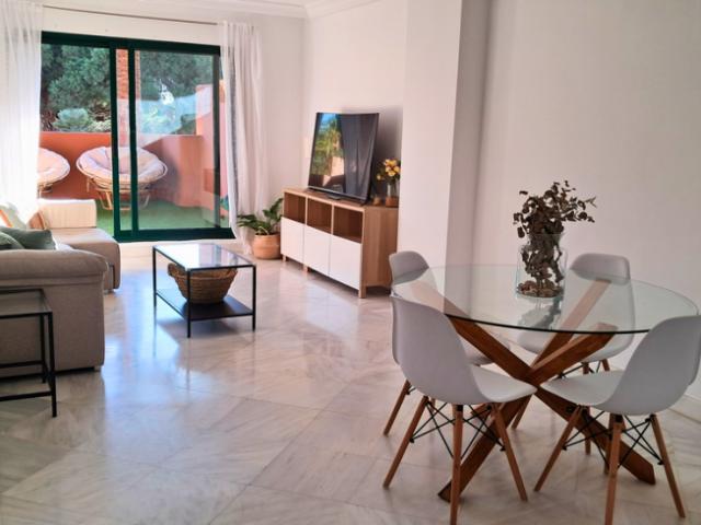 Apartamento en alquiler en Artola, Costa del Sol Occidental