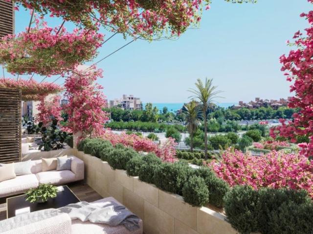 Apartamento en venta en Alcazaba Beach, Costa del Sol Occidental