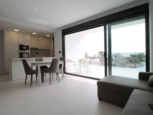 Apartamento en alquiler en Mil Palmeras, el Baix Segura / La Vega Baja