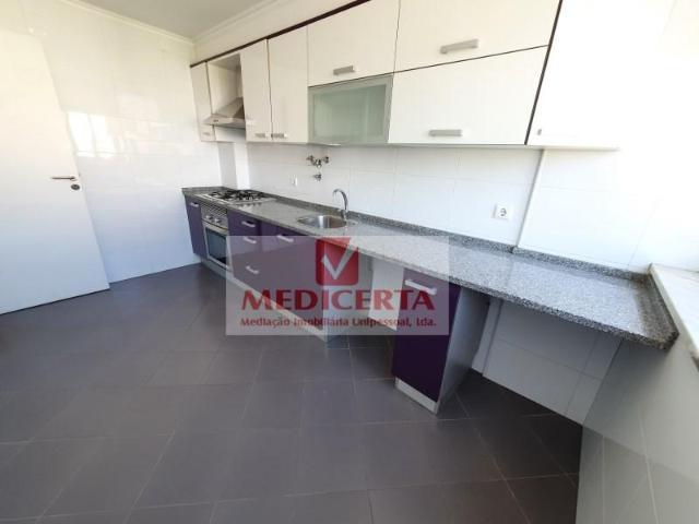 Apartamento alugar em Bairro Janeiro, Amadora