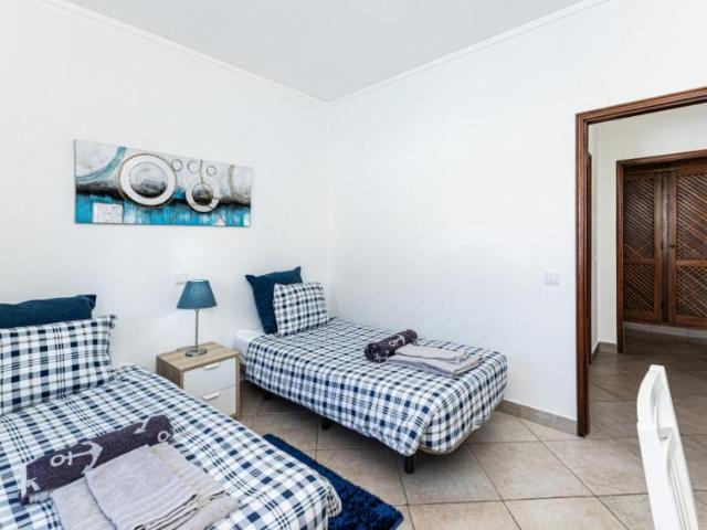 Apartamento alugar em Bairro da Abrótea, Lagos