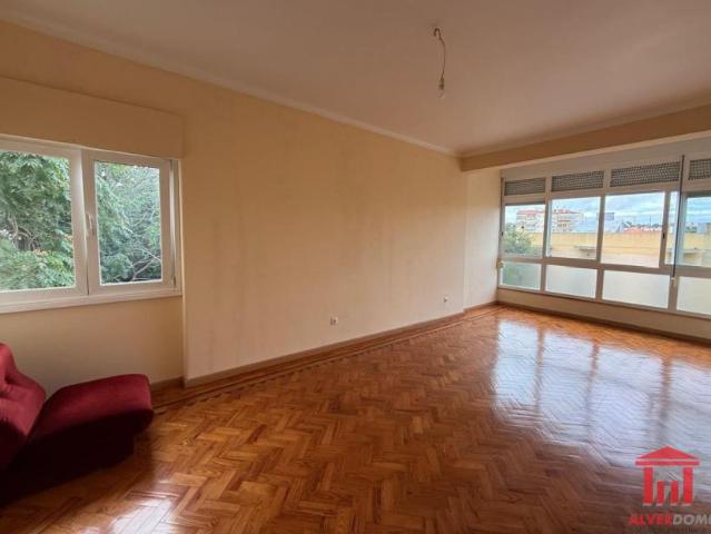 Apartamento alugar em Santa Clara, Lisboa