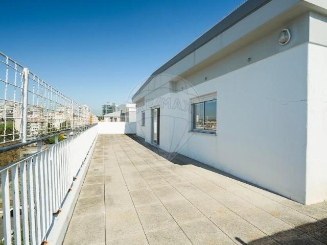 Apartamento alugar em São Francisco Xavier, Lisboa