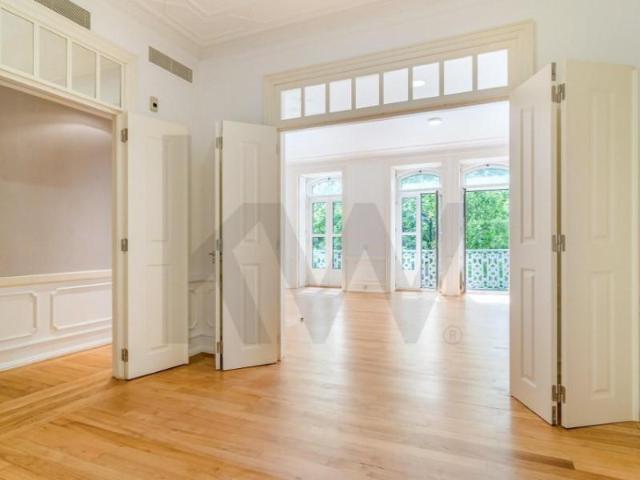 Apartamento alugar em Santo António, Lisboa