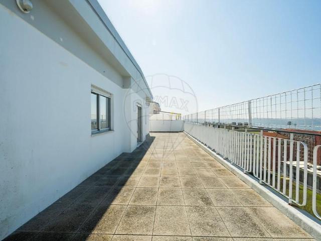Apartamento alugar em São Francisco Xavier, Lisboa