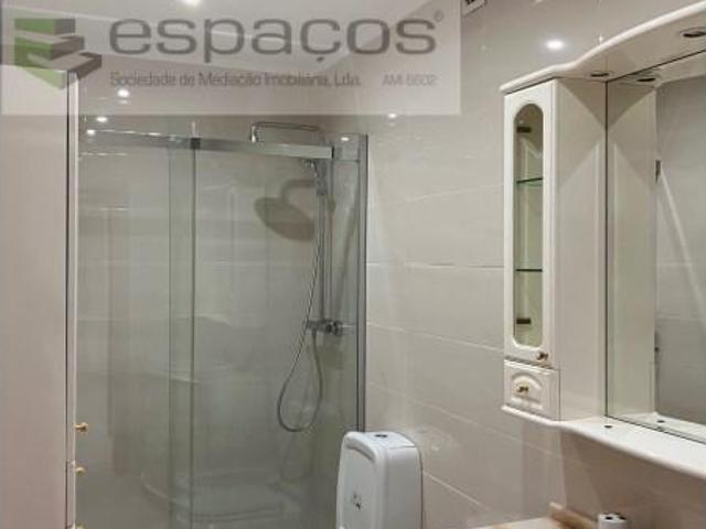 Apartamento alugar em Santiago Dos Velhos, Lisboa