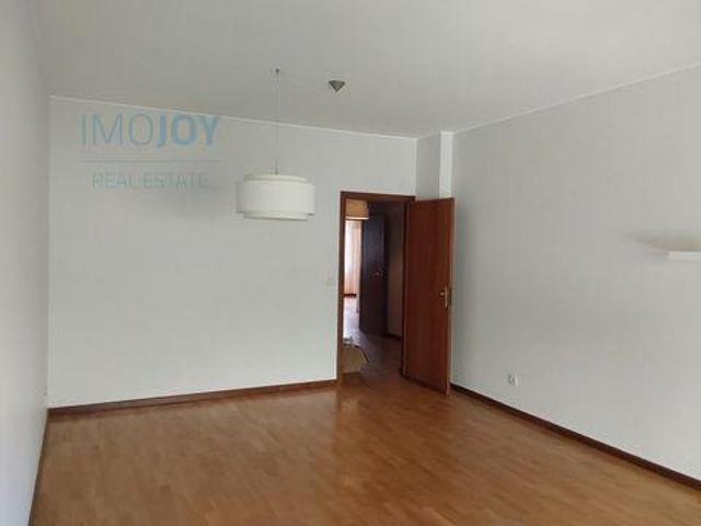 Apartamento alugar em Porto, Aldoar