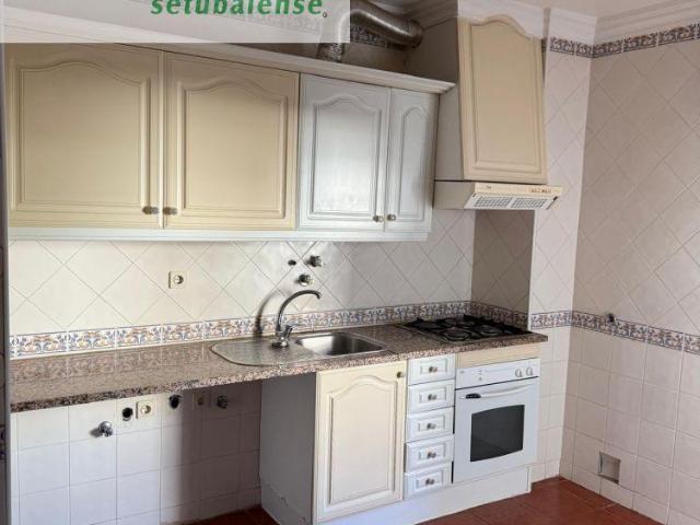 Apartamento alugar em Afonso Costa, Setúbal