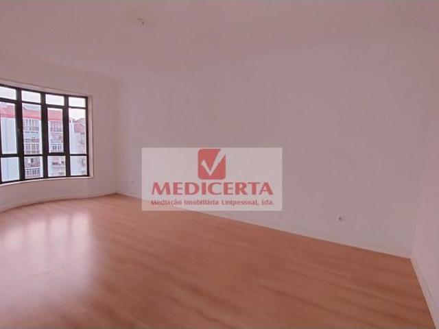 Apartamento venda em Tapada das Mercês, Sintra