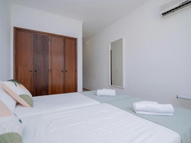 Apartamento alugar em Carvoeiro, Faro