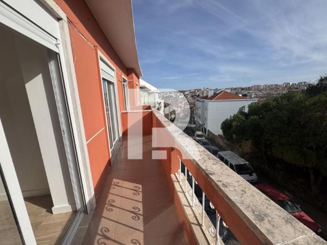 Apartamento venda em Damaia, Amadora