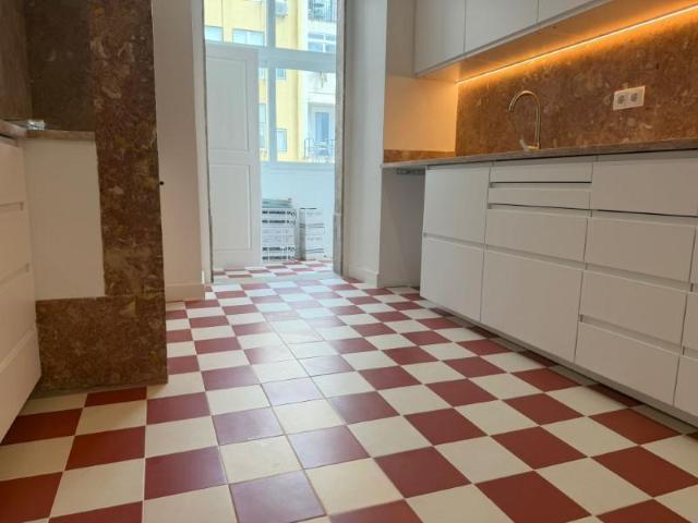 Apartamento alugar em Santo António, Lisboa