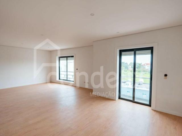 Apartamento venda em Bairro Azouguete, Santiago Dos Velhos