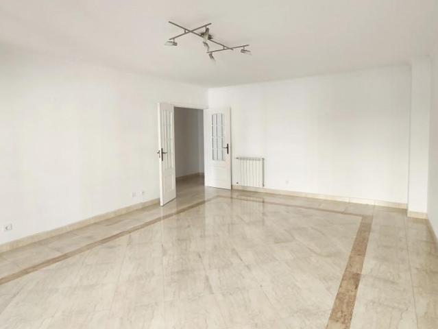 Apartamento alugar em Casal do Chapim, Odivelas