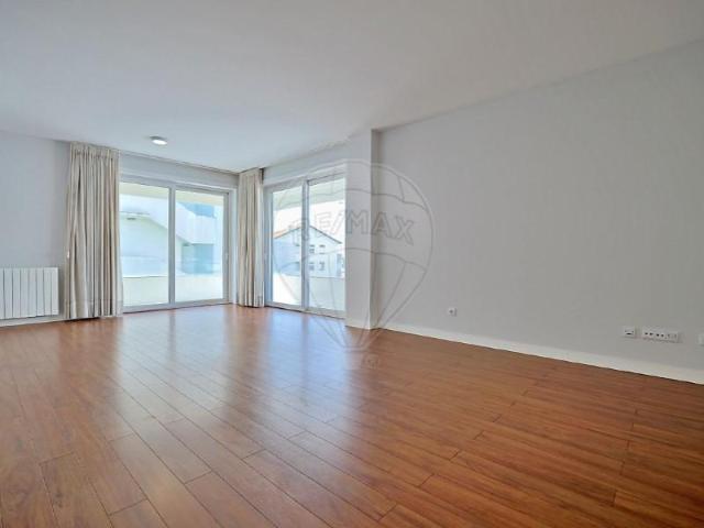 Apartamento alugar em Porto, Lordelo Do Ouro