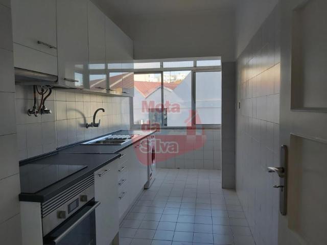 Apartamento alugar em Cova da Piedade, Almada