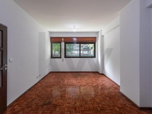 Apartamento alugar em São Francisco Xavier, Lisboa