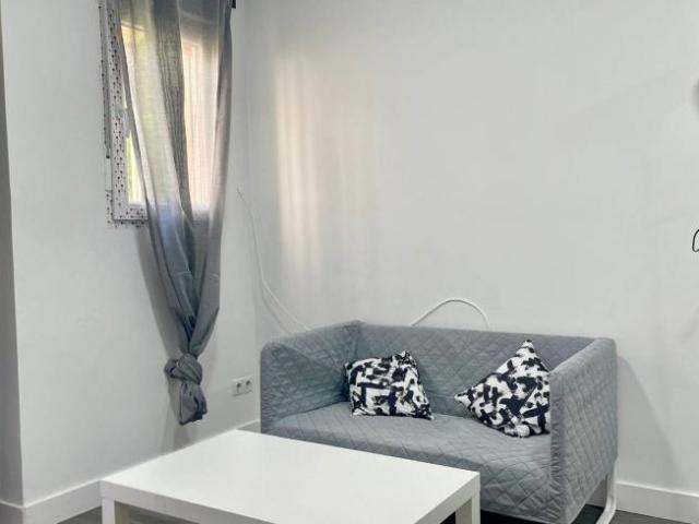 Apartamento en alquiler en Alcalá De Henares, Distrito II