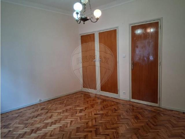 Apartamento alugar em Amadora, Urbanização da Atalaia