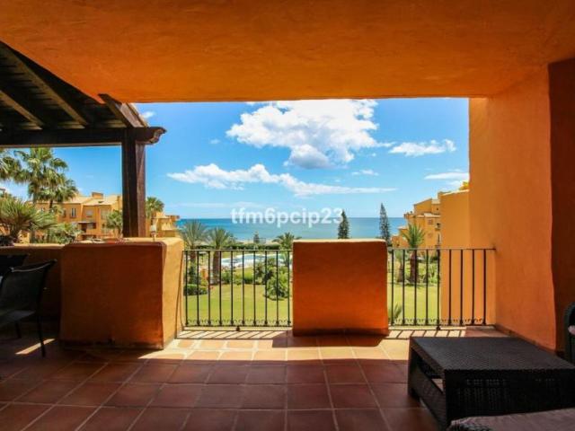 Apartamento en alquiler en Castillo de la Duquesa, Costa del Sol Occidental