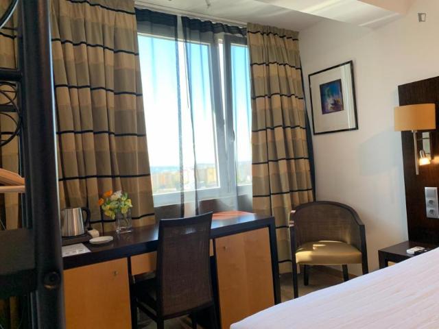 Apartamento alugar em Bairro 18 de Maio, Oeiras