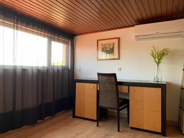 Apartamento alugar em Bairro 18 de Maio, Oeiras