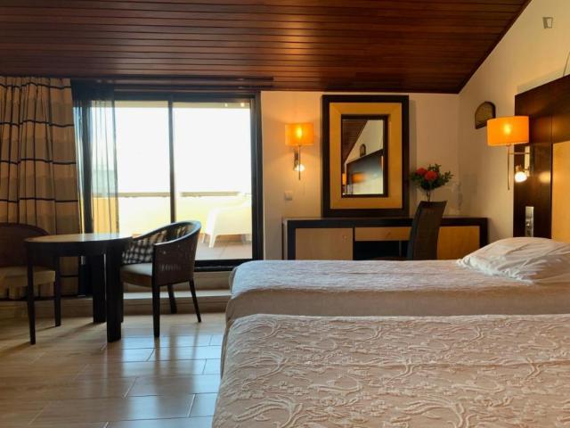 Apartamento alugar em Bairro 18 de Maio, Oeiras