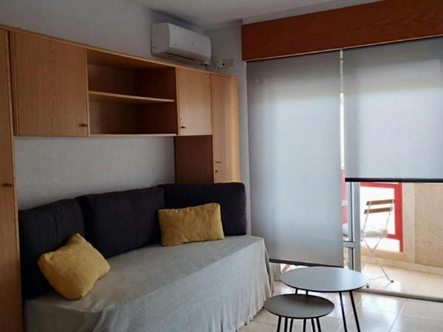 Apartamento en alquiler en Mil Palmeras, el Baix Segura / La Vega Baja