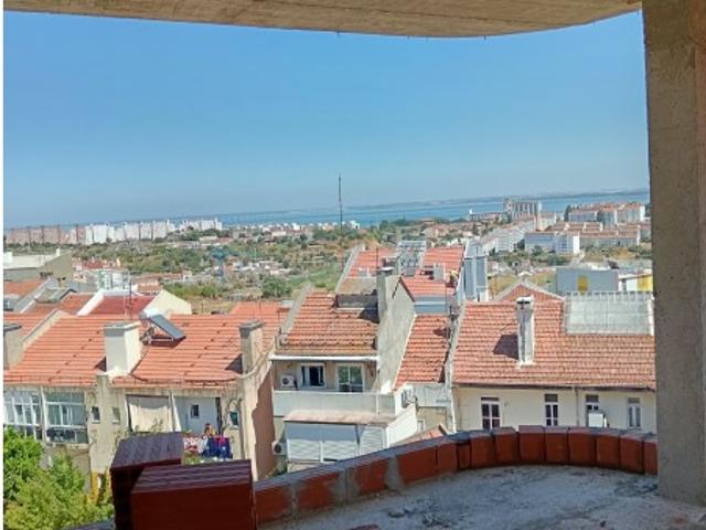 Apartamento venda em Bairro da Madre de Deus, Lisboa