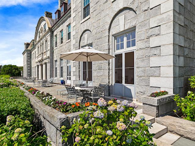 Apartment for sale in Bristol, Massachusetts