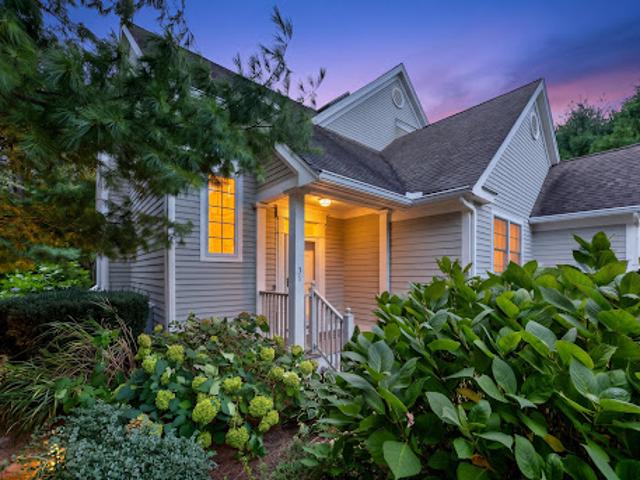 Apartment for sale in Mashpee, Barnstable County